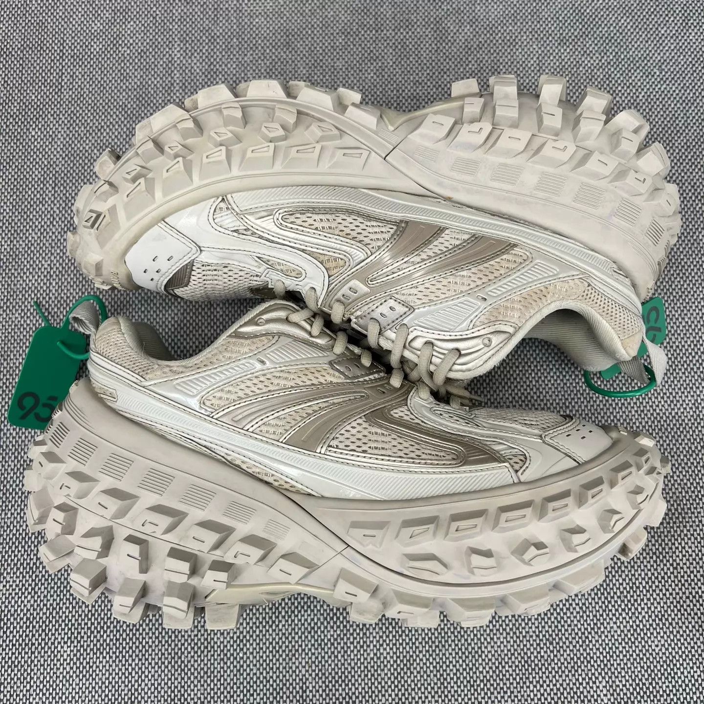 Balenciaga Balenciaga Light Brown Tire Sneaker 41 Worn Size US 8 / EU 41 - 2 Thumbnail