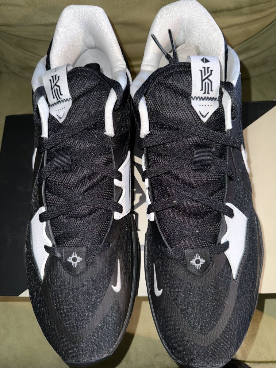 Nike Nike Kyrie 5 TB Promo (players only) Black “Reverse Panda” Size US 15 / EU 48 - 9 Thumbnail
