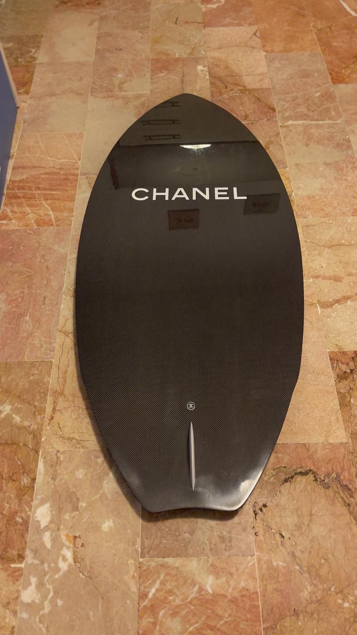 Chanel Chanel Mercedes G wagon carbon fiber surf board Size ONE SIZE - 2 Thumbnail