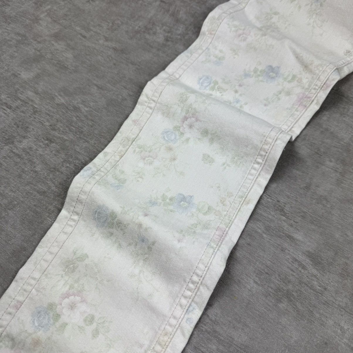 Tommy Hilfiger Tommy Hilfiger Flower Jeans Size 31" - 3 Thumbnail