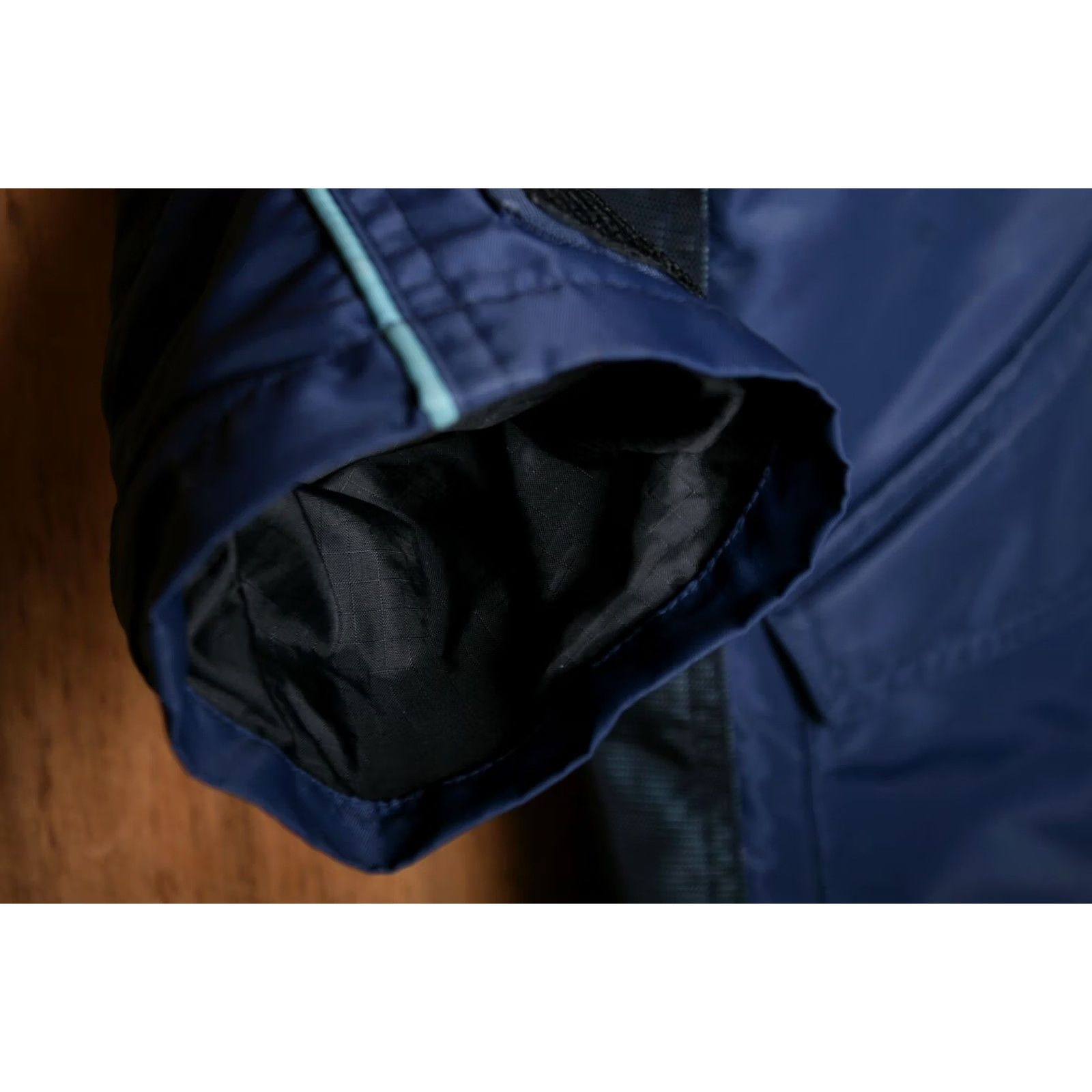 Nike ACG VINTAGE Nike ACG Outer Layer 3 Blue Nylon Windbreaker Rain Jacket Women's M Blue Windbreaker Nike ACG Jacket Womens M Size M / US 6-8 / IT 42-44 - 7 Thumbnail