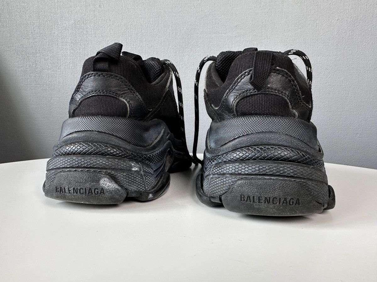 Balenciaga BALENCIAGA Triple S Women’s Sneakers Black EU 37 US 7 Shoes Size US 7 / IT 37 - 5 Thumbnail