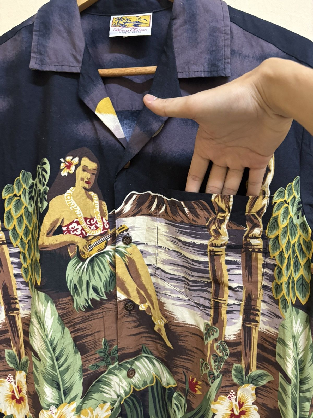 Japanese Brand Vintage Winnie Fashion Aloha Hawaii Girl Motif Shirt Surf Size US M / EU 48-50 / 2 - 9 Thumbnail