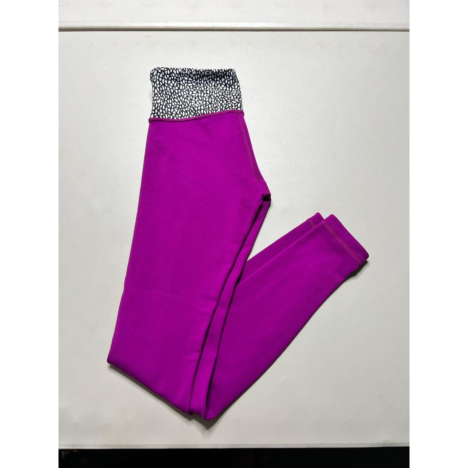 Lululemon Lululemon Wunder Under Leggings Sz 6 Pink Black White Size US 6 / EU 39 - 10 Thumbnail