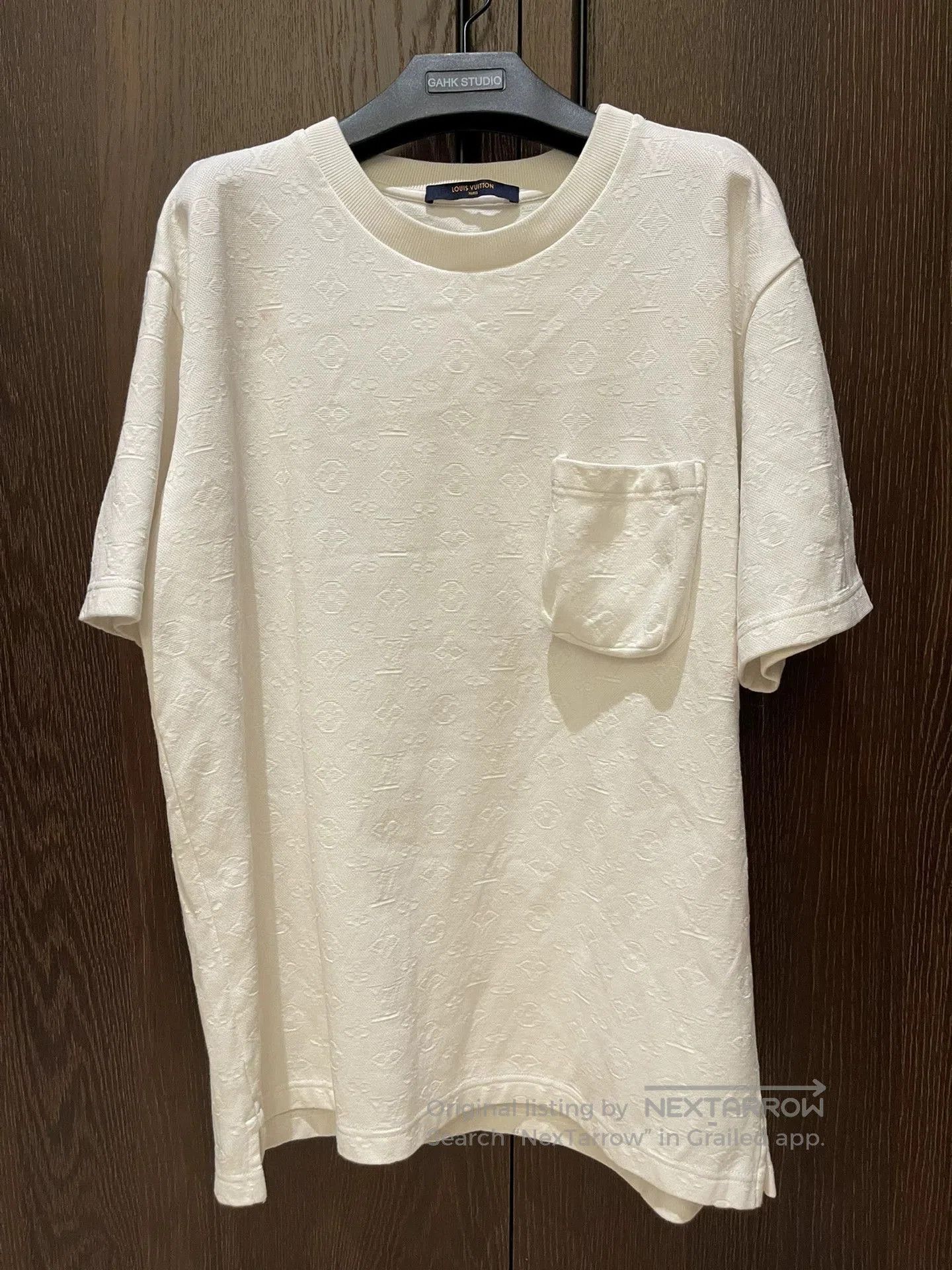 Louis Vuitton louis vuitton classic logo short sleeve shirt. Size US XL / EU 56 / 4 - 2 Thumbnail