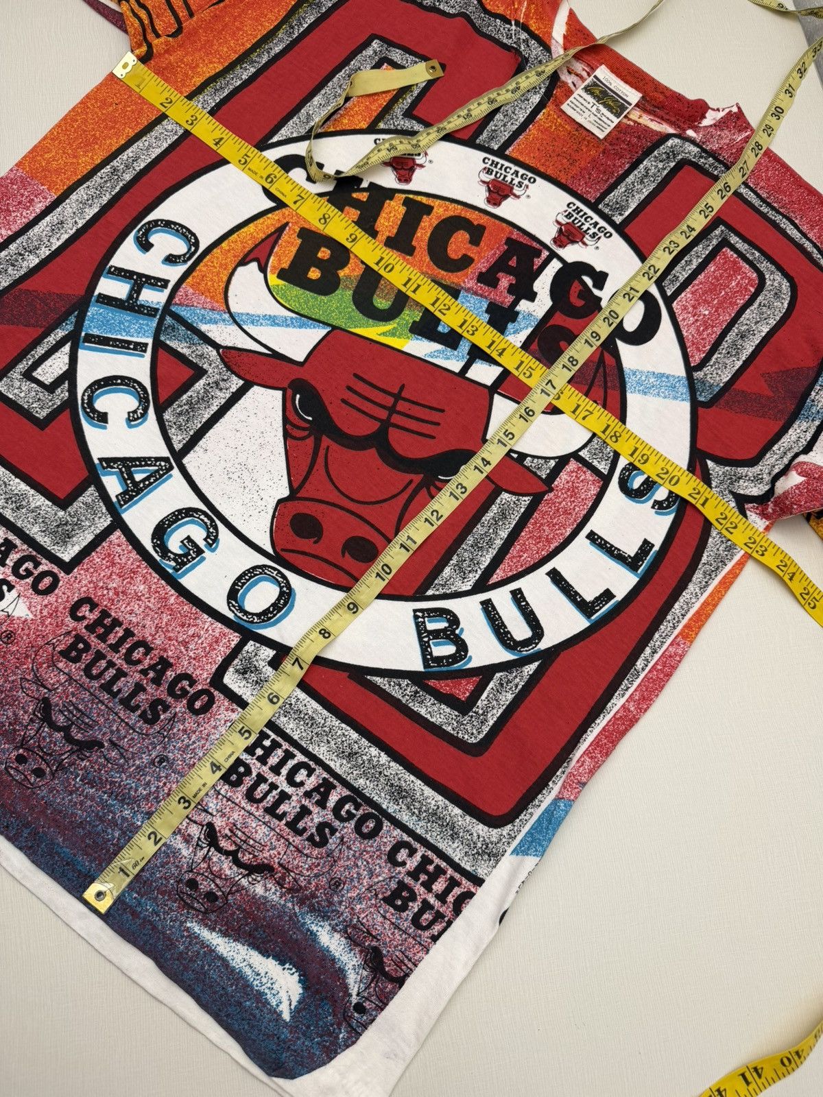 NBA Vintage 90s NBA Chicago Bulls Magic Johnson T’s AOP Sz Large Size US L / EU 52-54 / 3 - 6 Thumbnail