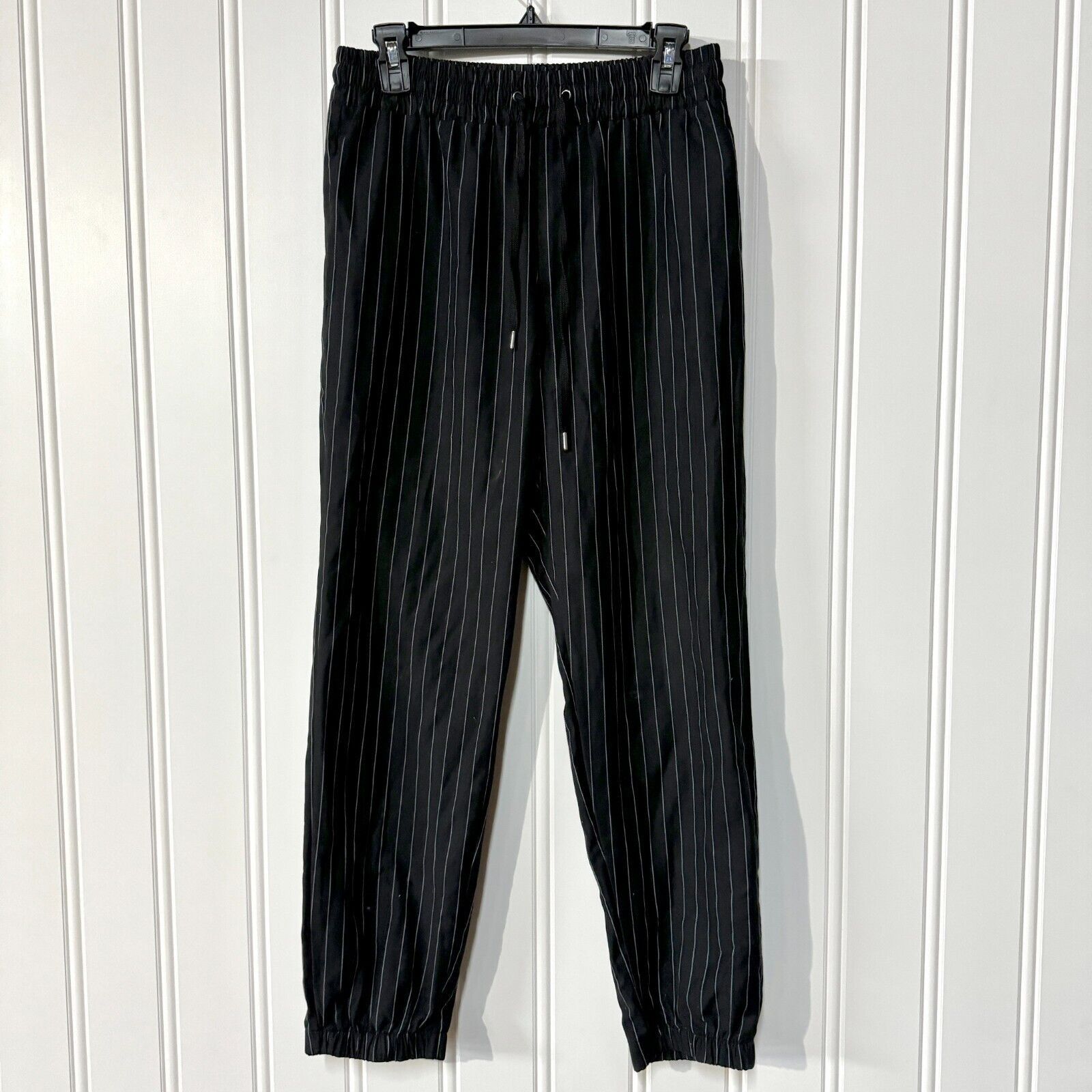 Urban Outfitters Urban Outfitters Pants M Elastic Waist High Ankle Crop Black Size 28" / US 6 / IT 42 - 2 Thumbnail