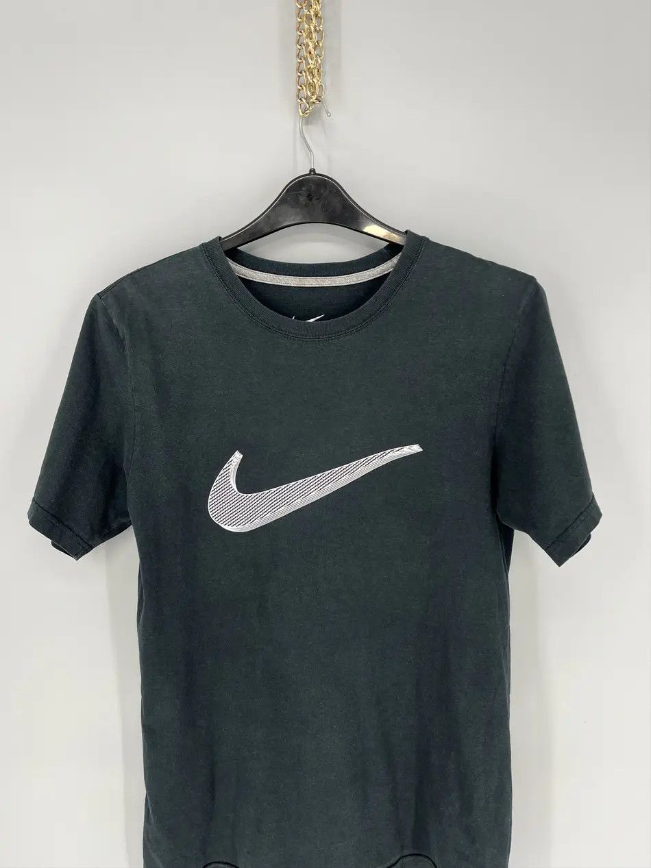 Nike × Vintage Vintage Y2K Nike Big Swoosh T-Shirt Size US S / EU 44-46 / 1 - 2 Thumbnail