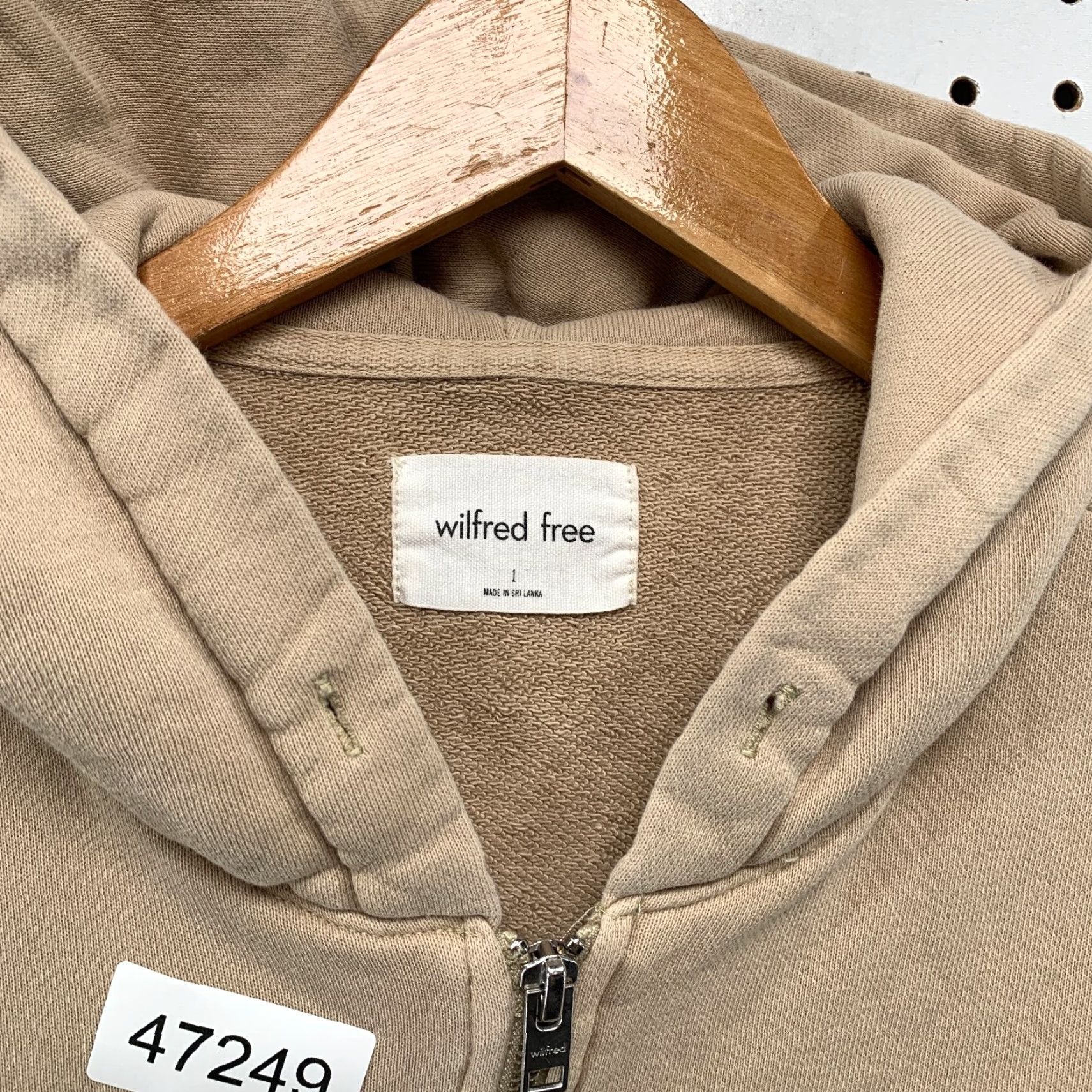 Aritzia Aritzia Wilfred Free Hoodie Sweatshirt Womens Size 1 Beige Tan Hooded Size S / US 4 / IT 40 - 3 Thumbnail