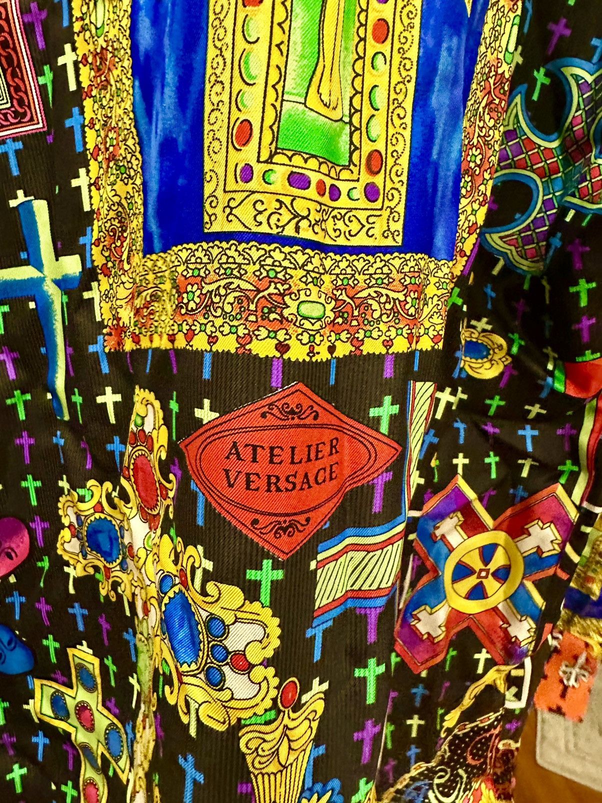 Versace Vintage Gianni Versace 1993 / 1994 crucifix silk shirt Size US M / EU 48-50 / 2 - 5 Thumbnail