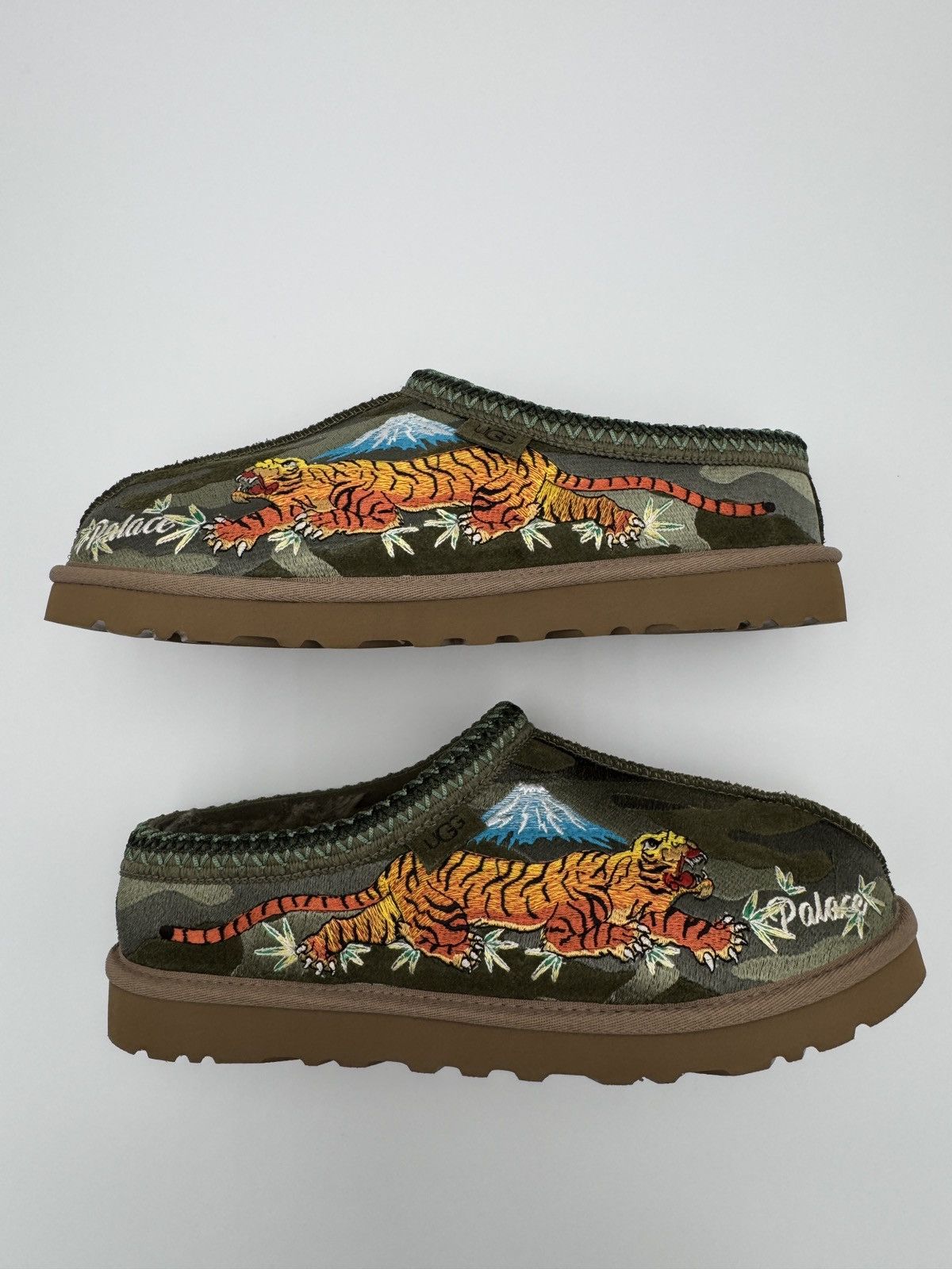 Palace × Ugg PALACE UGG TASMAN SLIPPER BURNT OLIVE CAMO 10US
