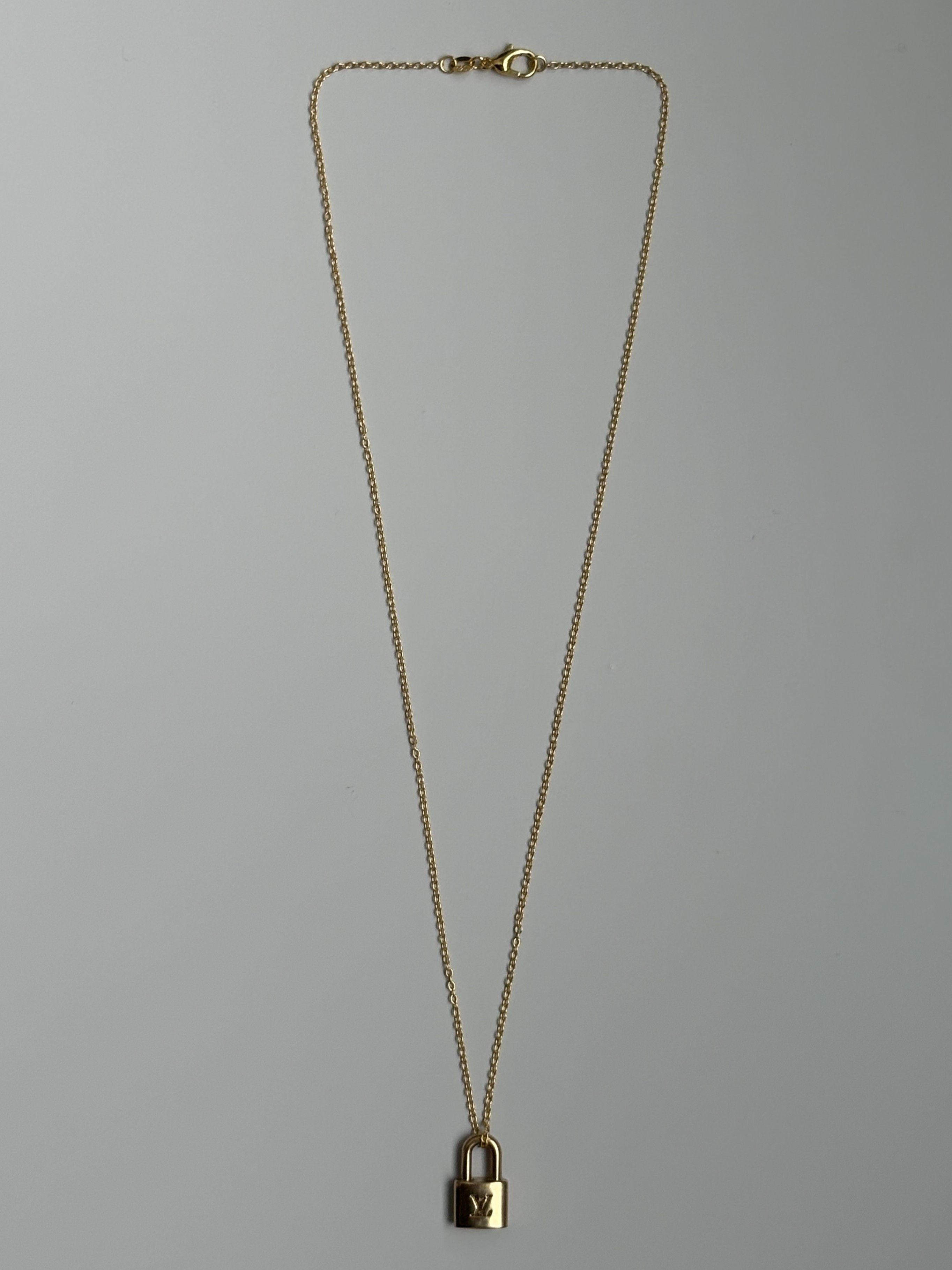 Louis Vuitton Louis Vuitton Gold Lock Logo Pendant Necklace Size ONE SIZE - 2 Thumbnail