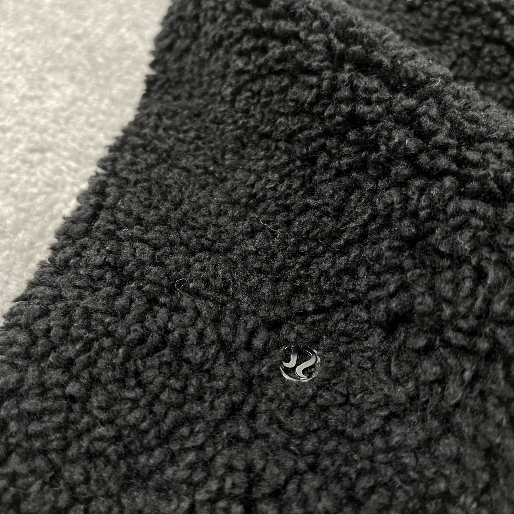 Lululemon Lululemon Warmth Restore Sweater Womens Size 10 Black Soft Heavy Fleece Pullover Size L / US 10 / IT 46 - 3 Thumbnail