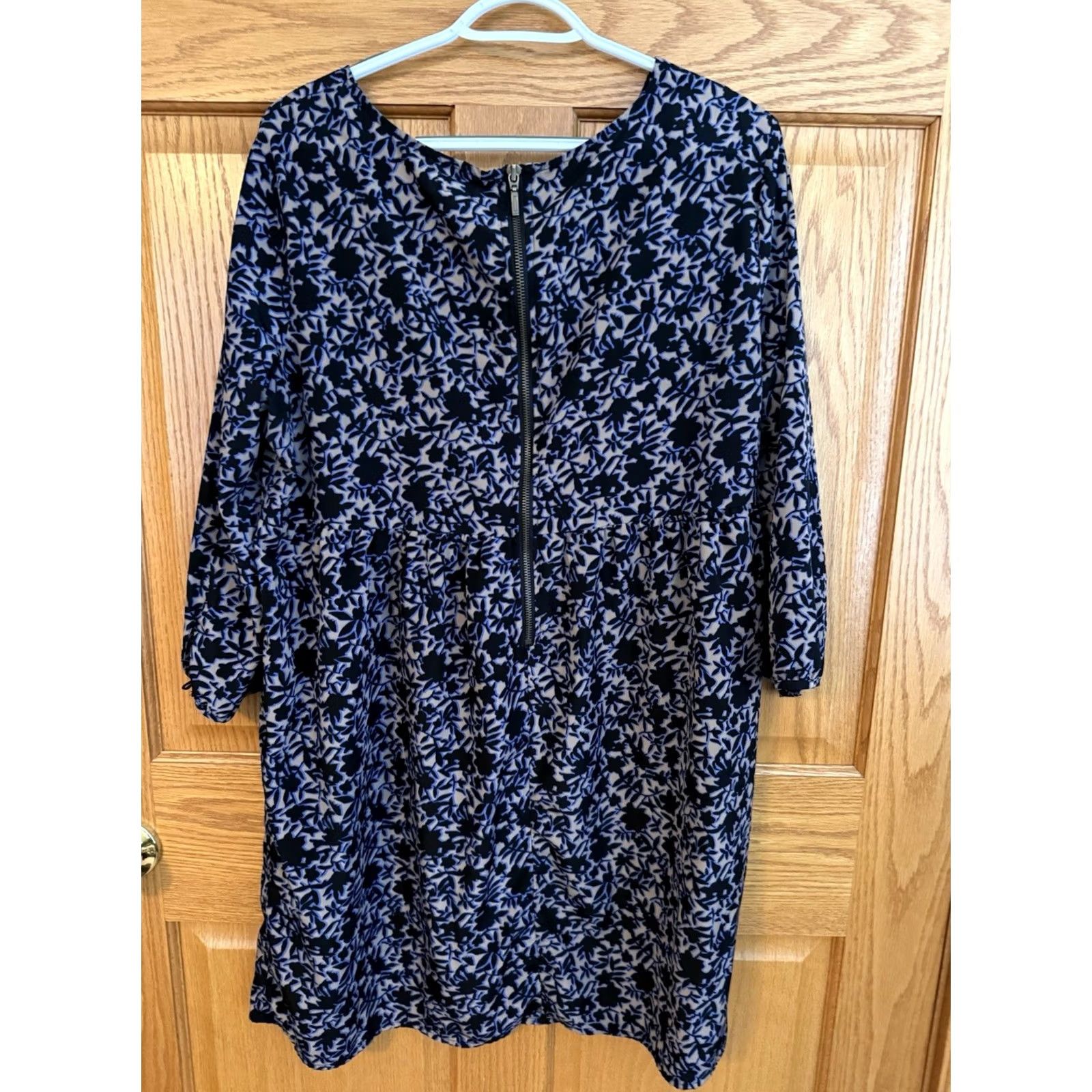 Old Navy Old Navy Women's XL Blue Floral Blouse Flowy Spring Summer Cottage Feminine Dainty Size XL / US 12-14 / IT 48-50 - 2 Thumbnail