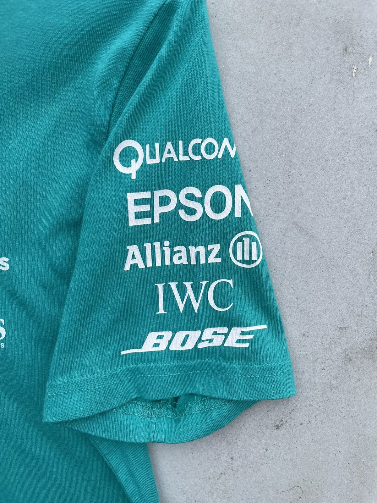 Vintage 🔥Accept Binding Offer🔥 Petronas Formula One Team Size US XS / EU 42 / 0 - 7 Thumbnail