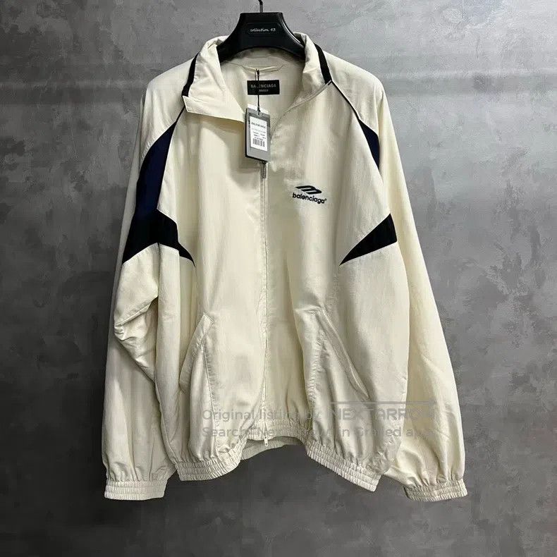 Balenciaga Balenciaga Logo lettering print color block sun protection Size US S / EU 44-46 / 1 - 1 Thumbnail