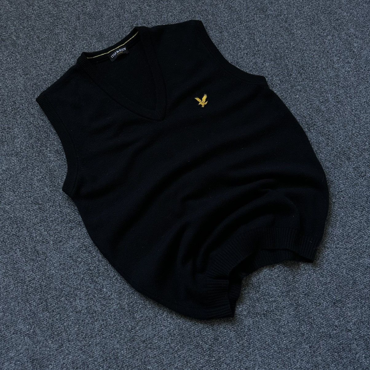 Lyle & Scott VTG Lyle & Scott Knit Vest Size M Old Money Y2K 00s USA Size US M / EU 48-50 / 2 - 1 Thumbnail