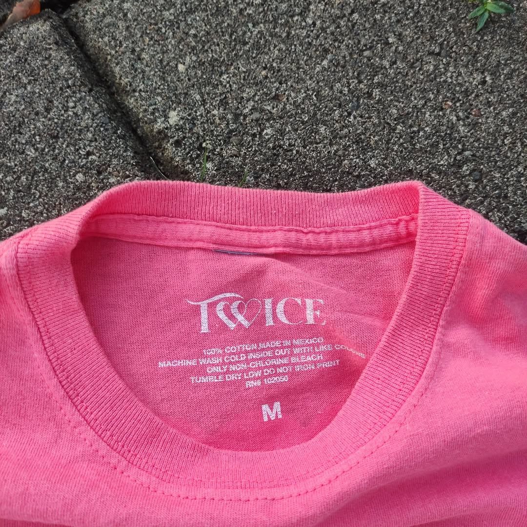 Band Tees TWICE Kpop Idol Tee Size US M / EU 48-50 / 2 - 3 Thumbnail