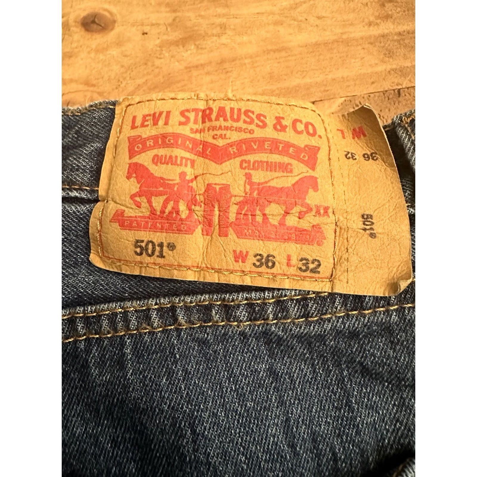 Levi's VINTAGE Levi’s 501 Button Fly Denim Jean Mens Sz 36x32 Blue Jeans 90s Straight Pockets Mens Size US 36 / EU 52 - 4 Thumbnail