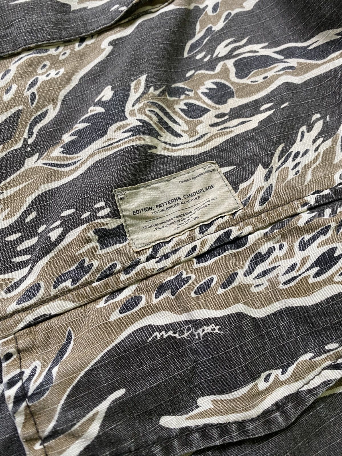 Wtaps Wtaps Buds Tiger Stripe Camo Cotton Issue Shirt Size US L / EU 52-54 / 3 - 7 Thumbnail