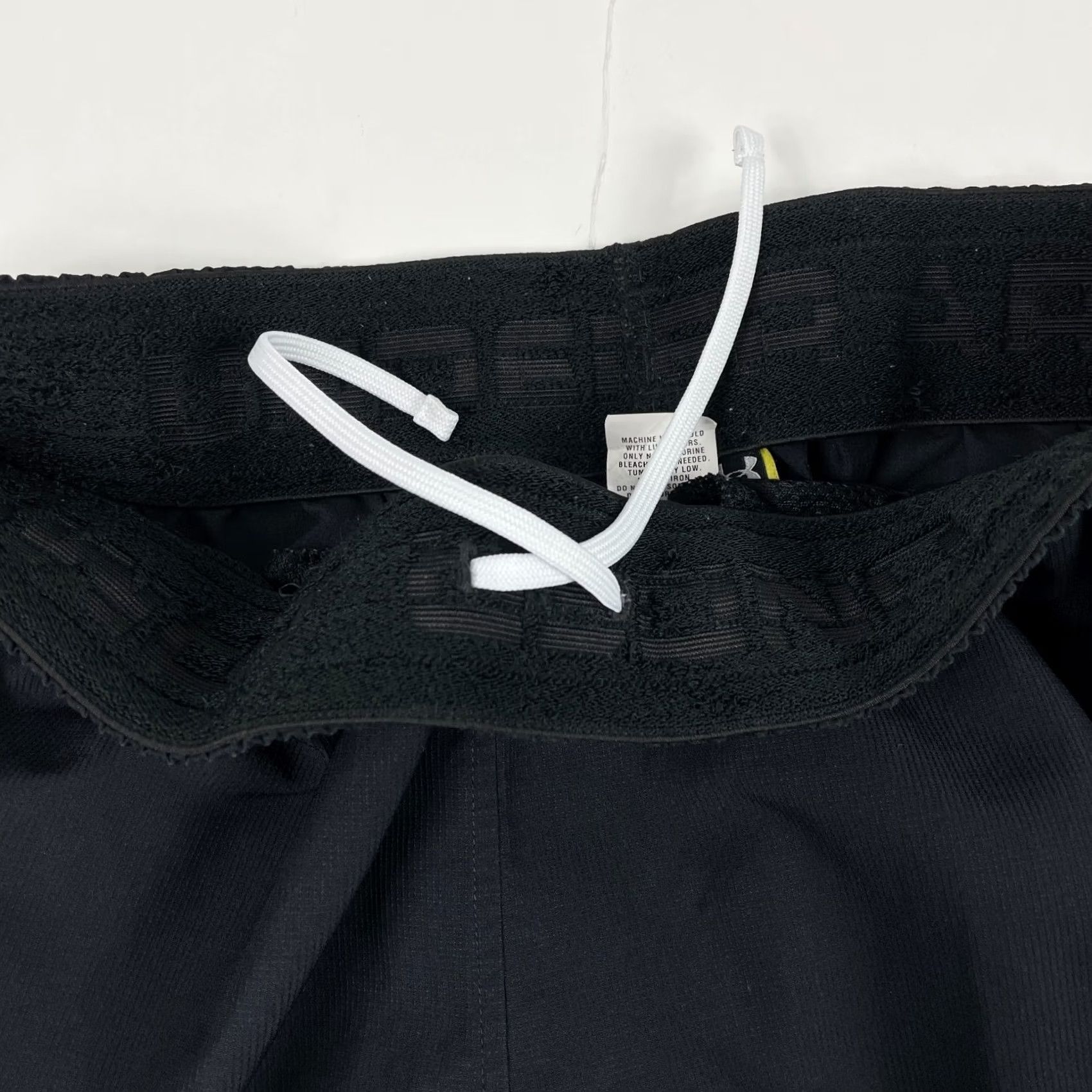 Under Armour Under Armour Track Pants Men Large Black Relaxed Straight Lined Baggy Workout Gym Size US 31 - 7 Thumbnail