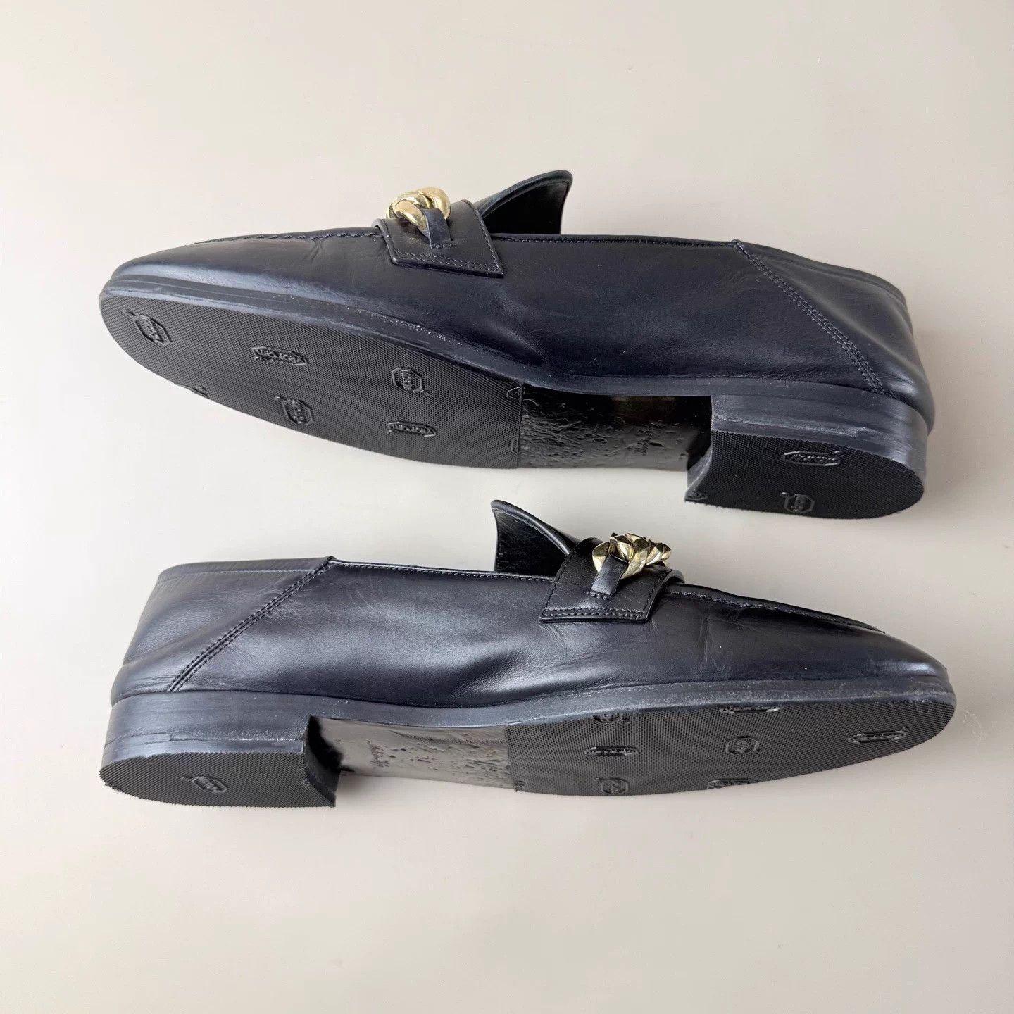 Louis Vuitton LV Black Gold Chain Logo Loafer 37 95 New YLP4642 Size US 6 / IT 36 - 6 Thumbnail
