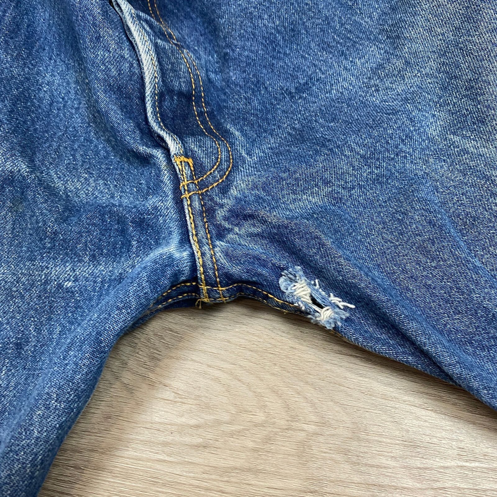Levi's × Vintage Vintage Y2K Levi's 501 Straight Leg Button Fly Jeans 33x26 Size US 33 - 9 Thumbnail