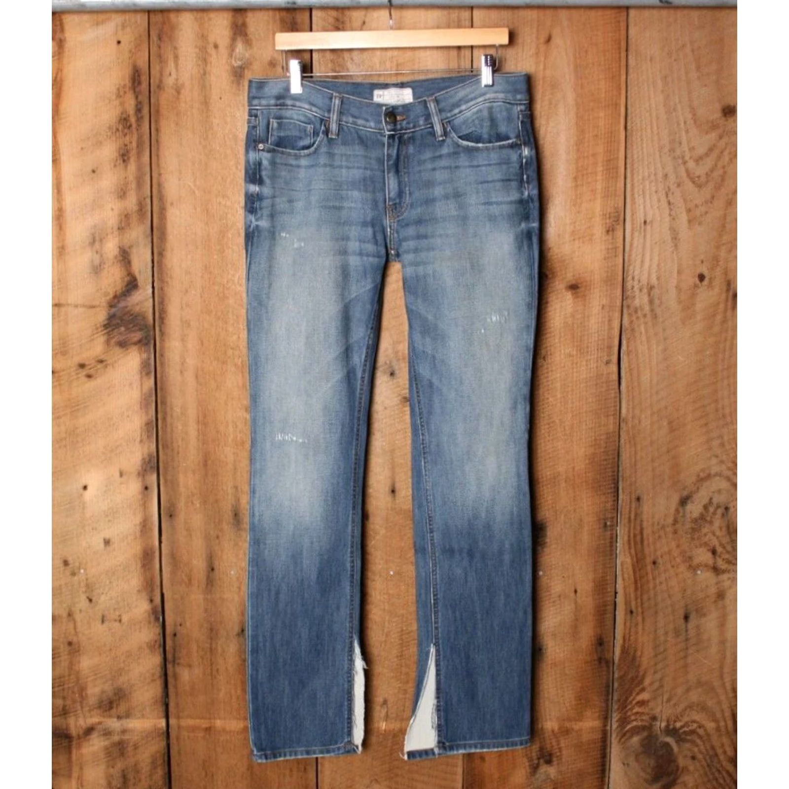 Free People FREE PEOPLE Jeans Distressed Denim Straight Leg Sz. 30 Women Inseam 33" Blue 100% Cotton Regular Rise Mid 8.5-10.5 in Straight Vintage? No. Size 30" / US 8 / IT 44 - 2 Thumbnail