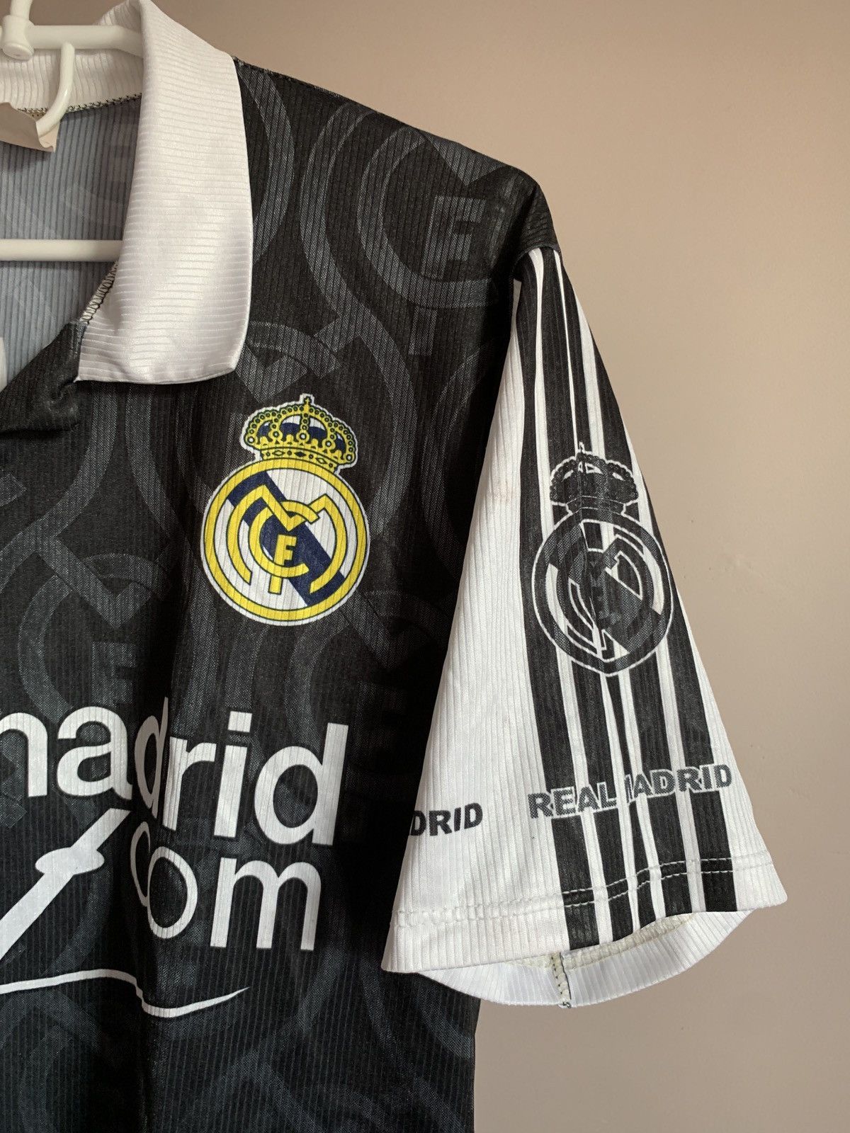 Vintage Real Madrid Football Shirt Retro Soccer Jersey Size S Zidane Size US S / EU 44-46 / 1 - 4 Thumbnail