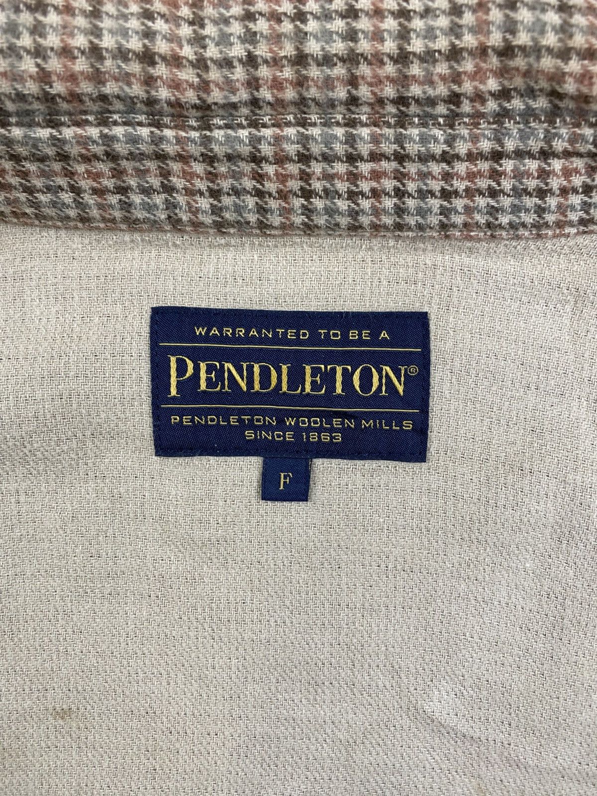 Pendleton × Vintage Vintage Pendleton With Patch Embroidery Logo Flannel Size US XL / EU 56 / 4 - 10 Thumbnail
