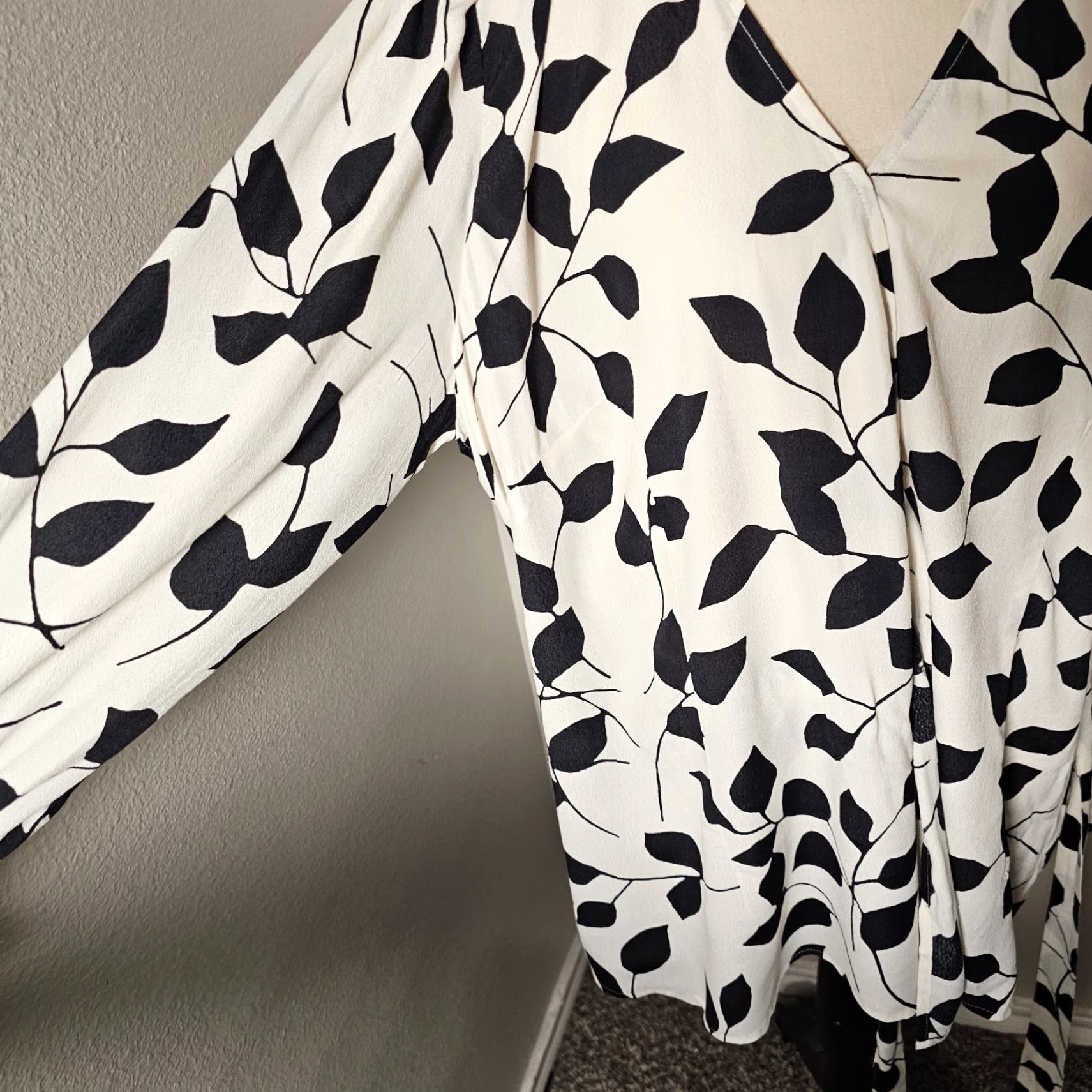 Talbots Talbots Blouse Shirt Plus 2X White Black V-Neck Button Ruffle Lightweight Long Sleeve Capable 100% Cotton Womens Modern Basic Size XXL / US 16-18 / IT 52-54 - 3 Thumbnail