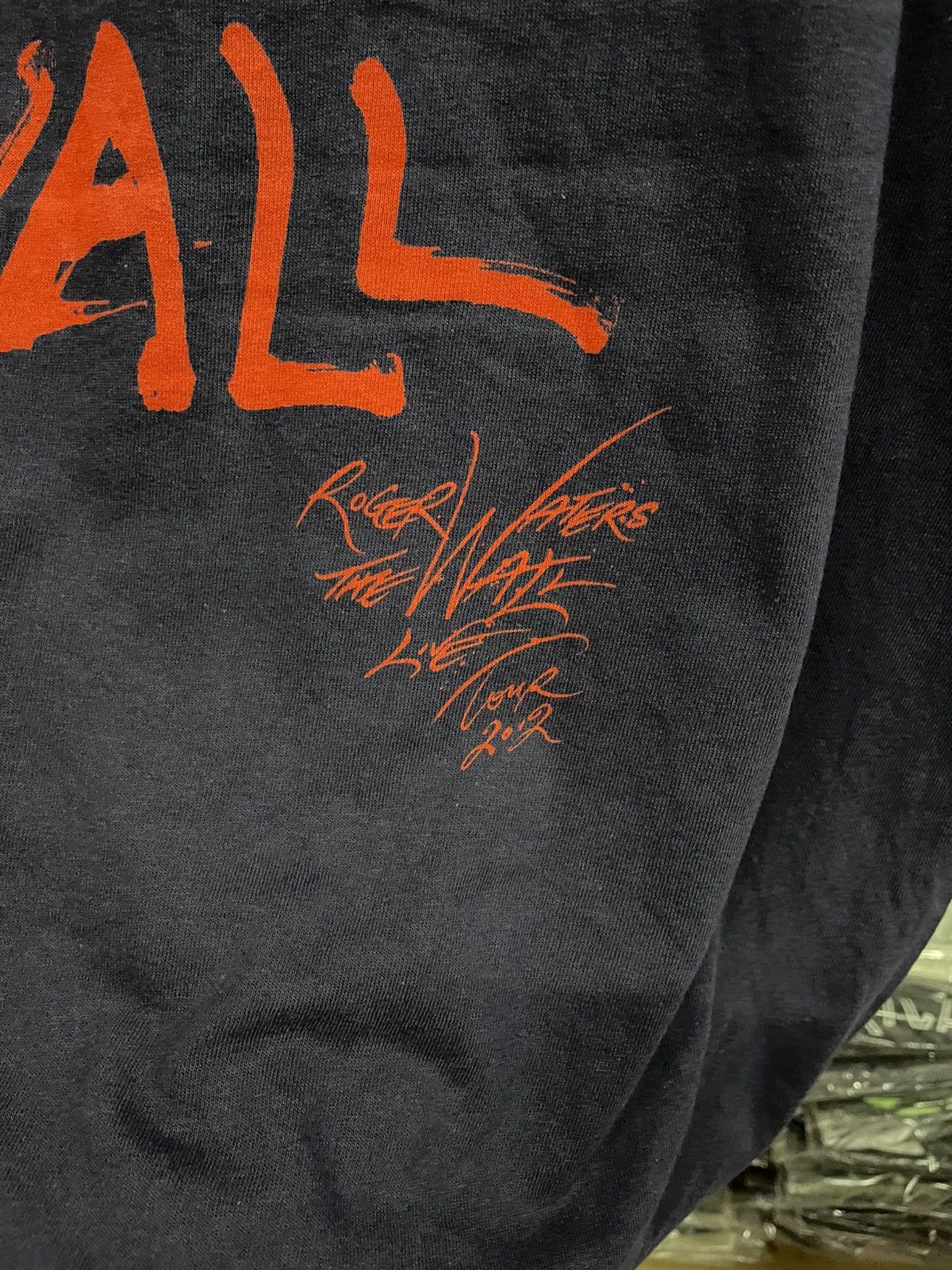 Band Tees Roger Water The Wall Tour Pink Floyd🔥🔥🔥 Size US XL / EU 56 / 4 - 7 Thumbnail