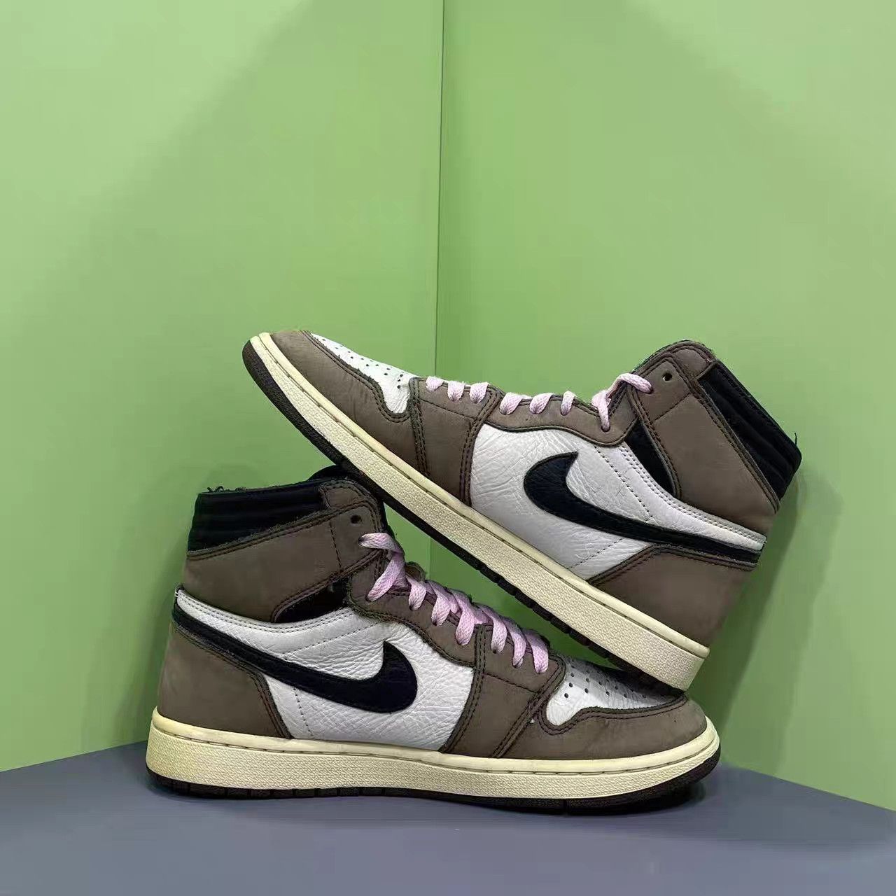 Jordan Brand Air Jordan 1 Retro High TS Reverse Swoosh K15 Size US 9 / EU 42 - 6 Thumbnail