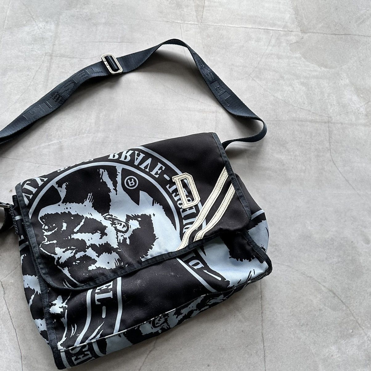 Diesel RARE Vintage Diesel Crossbody Shoulder Bag Y2K Size ONE SIZE - 2 Thumbnail