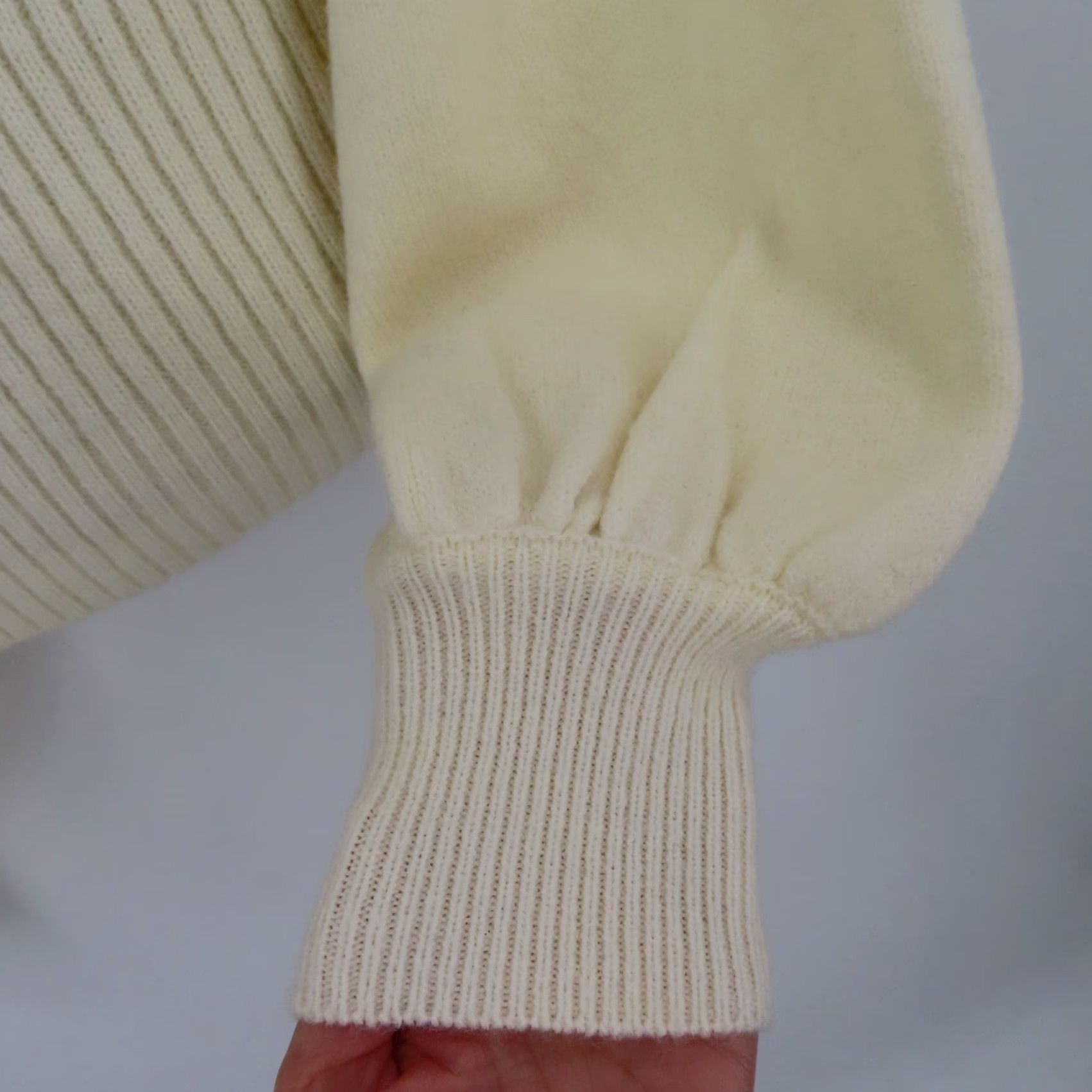 Vintage Lucca Women Small Cream Knit Off The Shoulder Ruffle Pullover Sweater Shirt Top Size S / US 4 / IT 40 - 5 Thumbnail