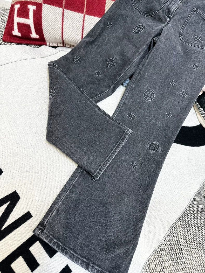 Chanel Chanel 21p gray embossed double C camellia jeans Size 24" / US 00 / IT 34 - 2 Thumbnail