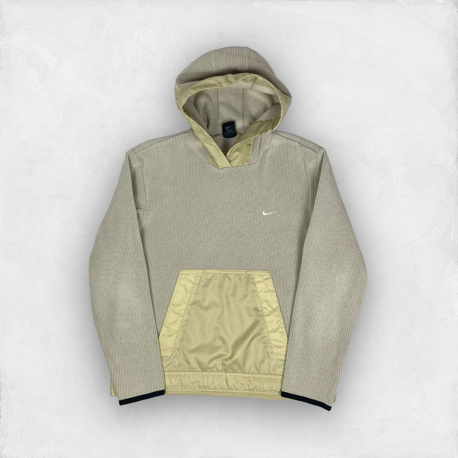 Nike × Vintage Nike Mens Beige Polyester Fleece Lined Pullover Hoodie Small Size US S / EU 44-46 / 1 - 1 Thumbnail