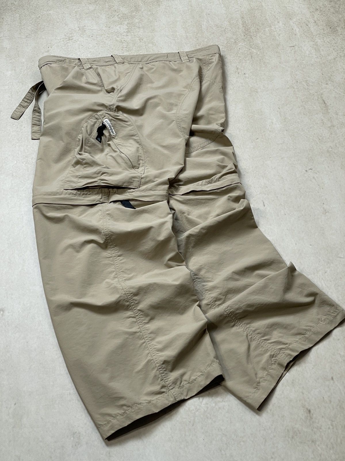 90s NIKE ACG technical nylon cargo pants