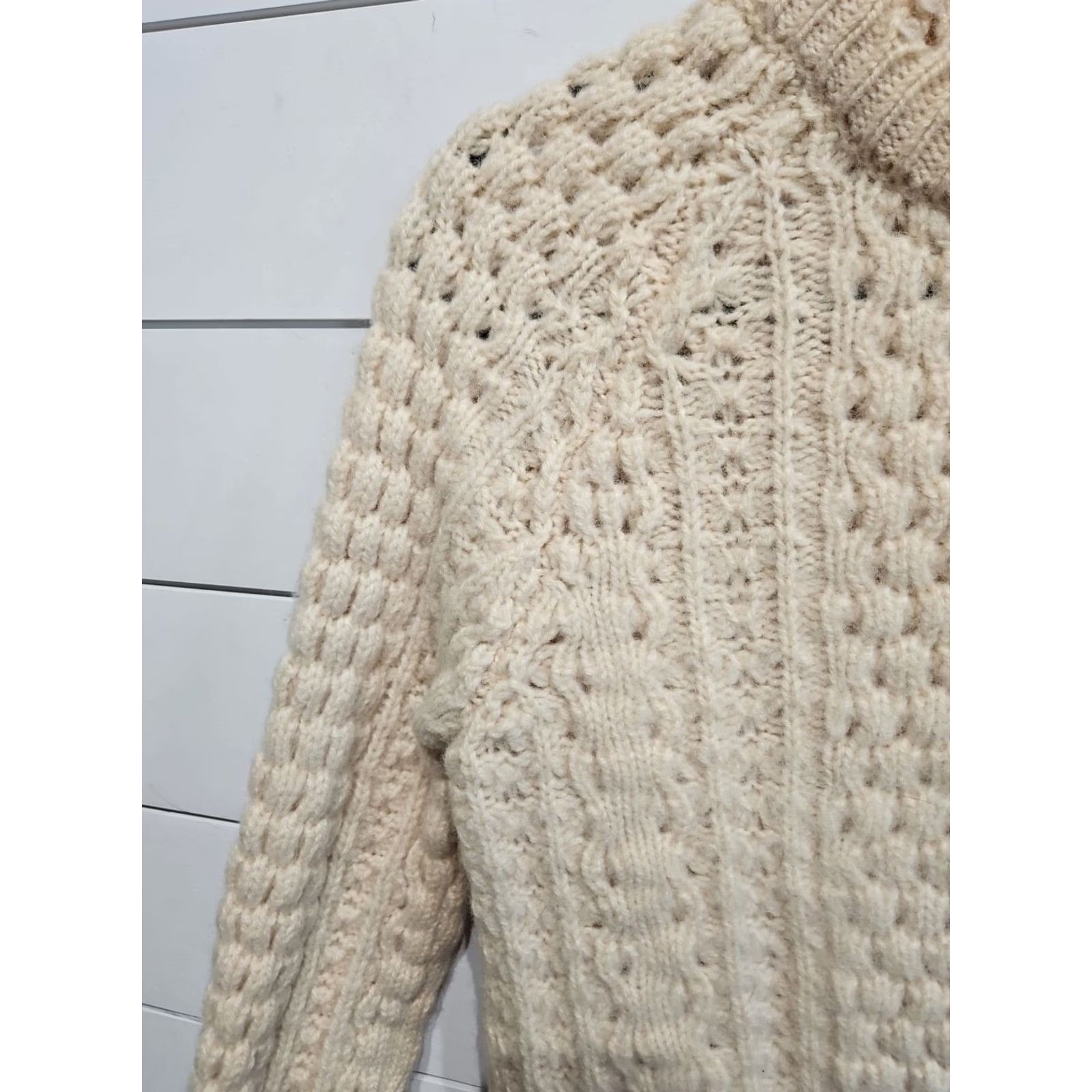 Vintage VINTAGE Carraig Aran Knitwear Hand Knit Cable Pure Wool Irish Sweater Mens 34 Ivory 1980s Wool Men's 34 Size US S / EU 44-46 / 1 - 6 Thumbnail