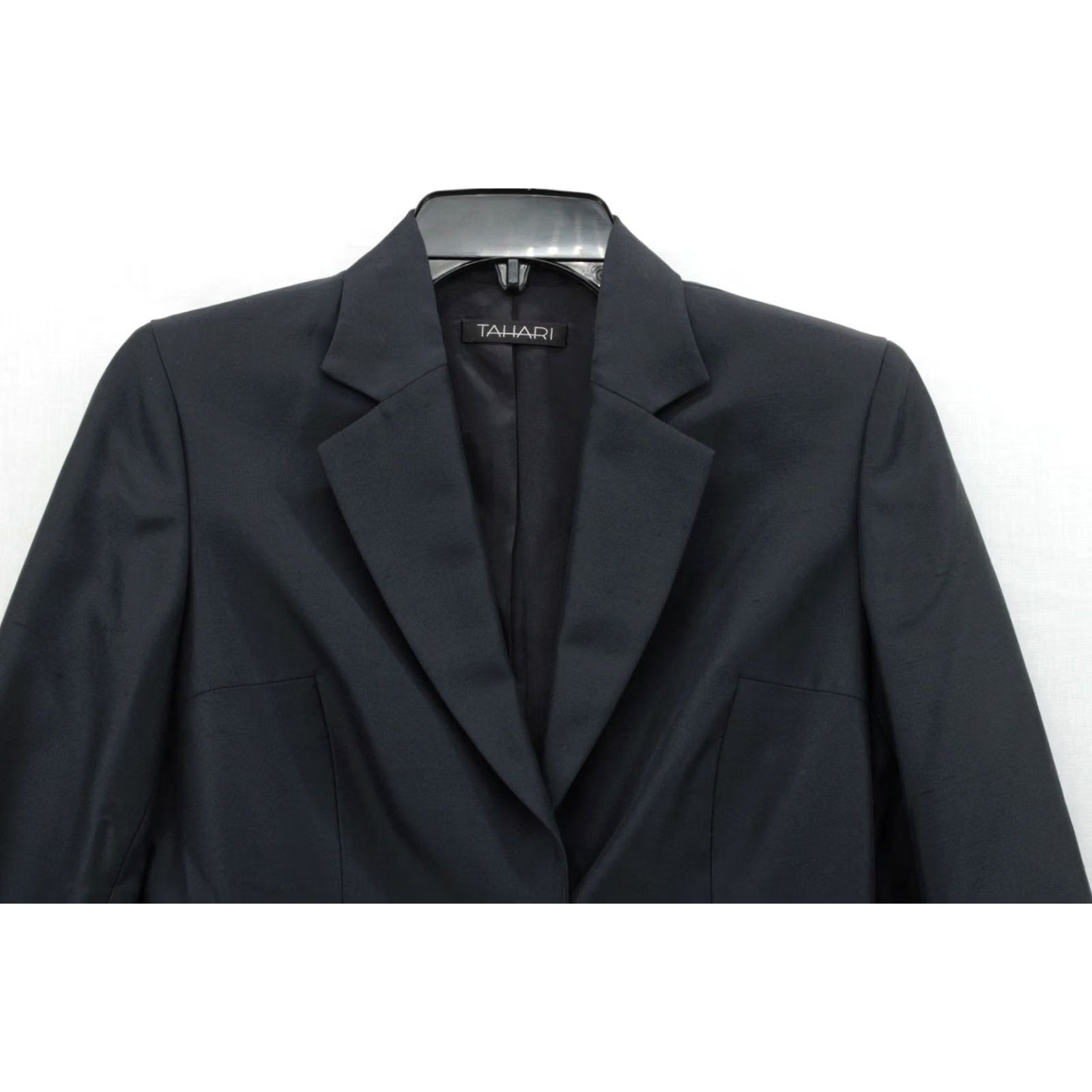 Vintage Tahari Silk Blazer Jacket Womens Size 4 Luxury Fitted Snap Closure Lined Office Blazer, Tahari, Silk, Black, Classic, Regular, 4, Womens Size S / US 4 / IT 40 - 2 Thumbnail