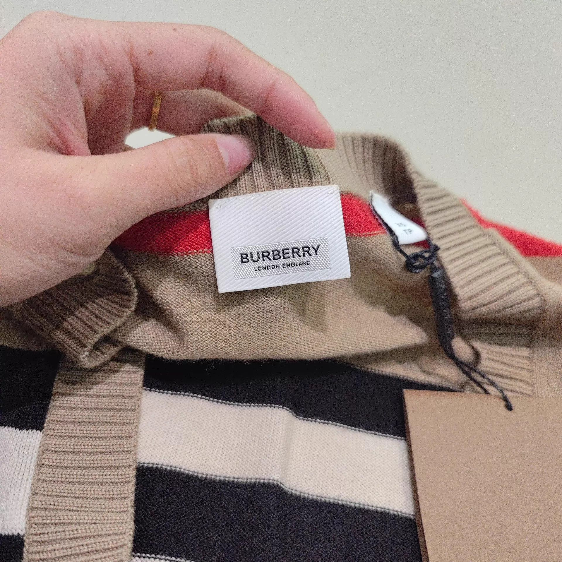 Burberry Burberry Plaid Cardigan XS New With Tags Size XS / US 0-2 / IT 36-38 - 3 Thumbnail