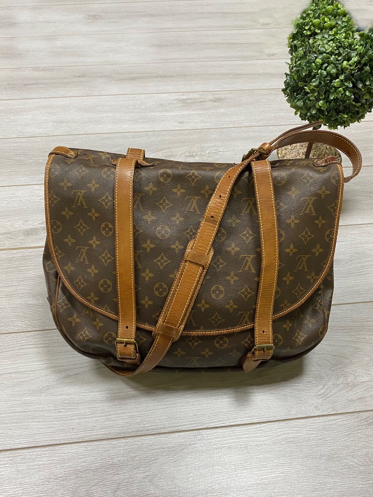 Louis Vuitton Louis Vuitton saumur crossbody bag LV monogram Size ONE SIZE - 2 Thumbnail