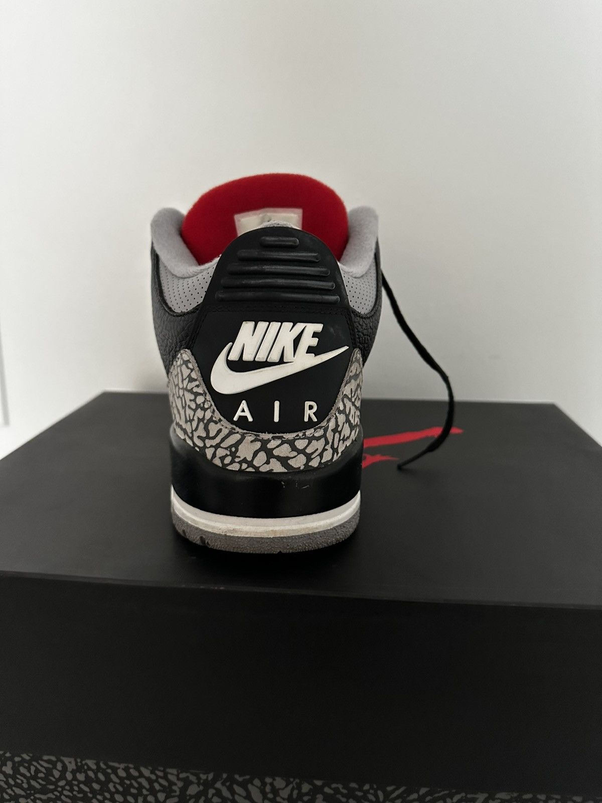 Jordan Brand Jordan 3s Black Cement 3s 2018 Size US 10.5 / EU 43-44 - 11 Thumbnail