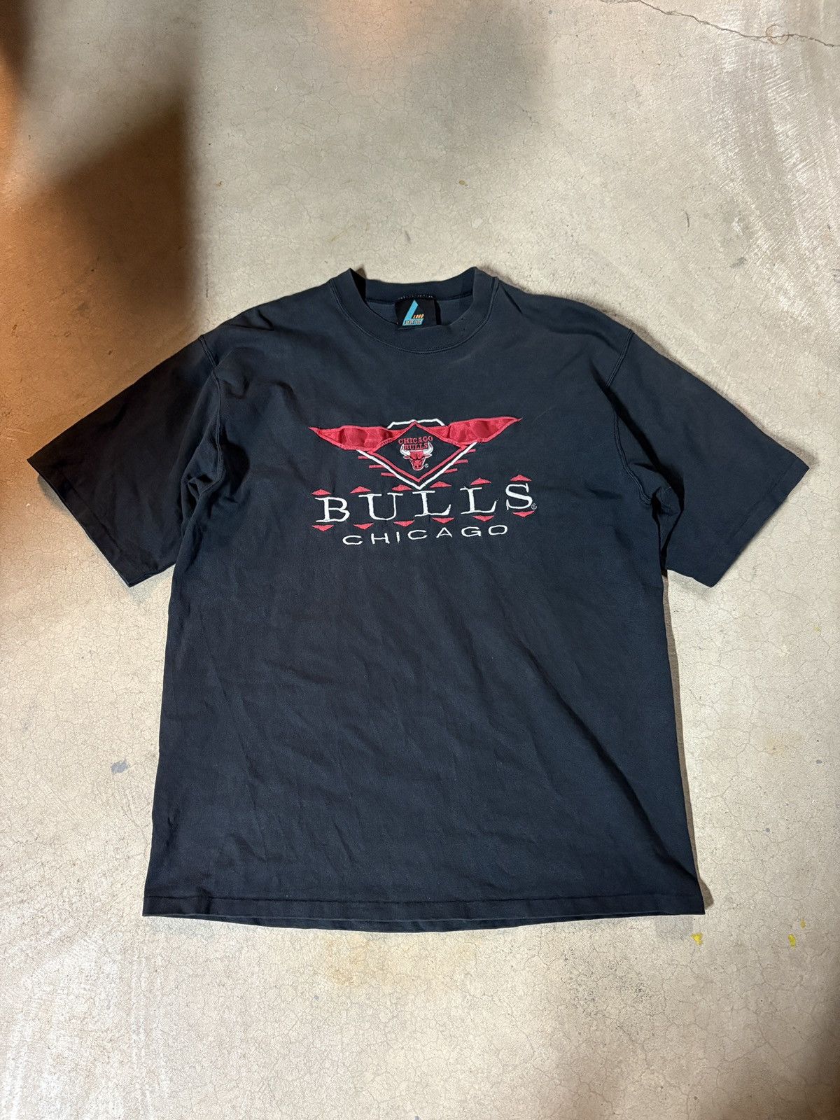 Logo Athletic VTG 90s Chicago Bulls Single Stitched Tee T-shirt Black Size US XL / EU 56 / 4 - 1 Thumbnail