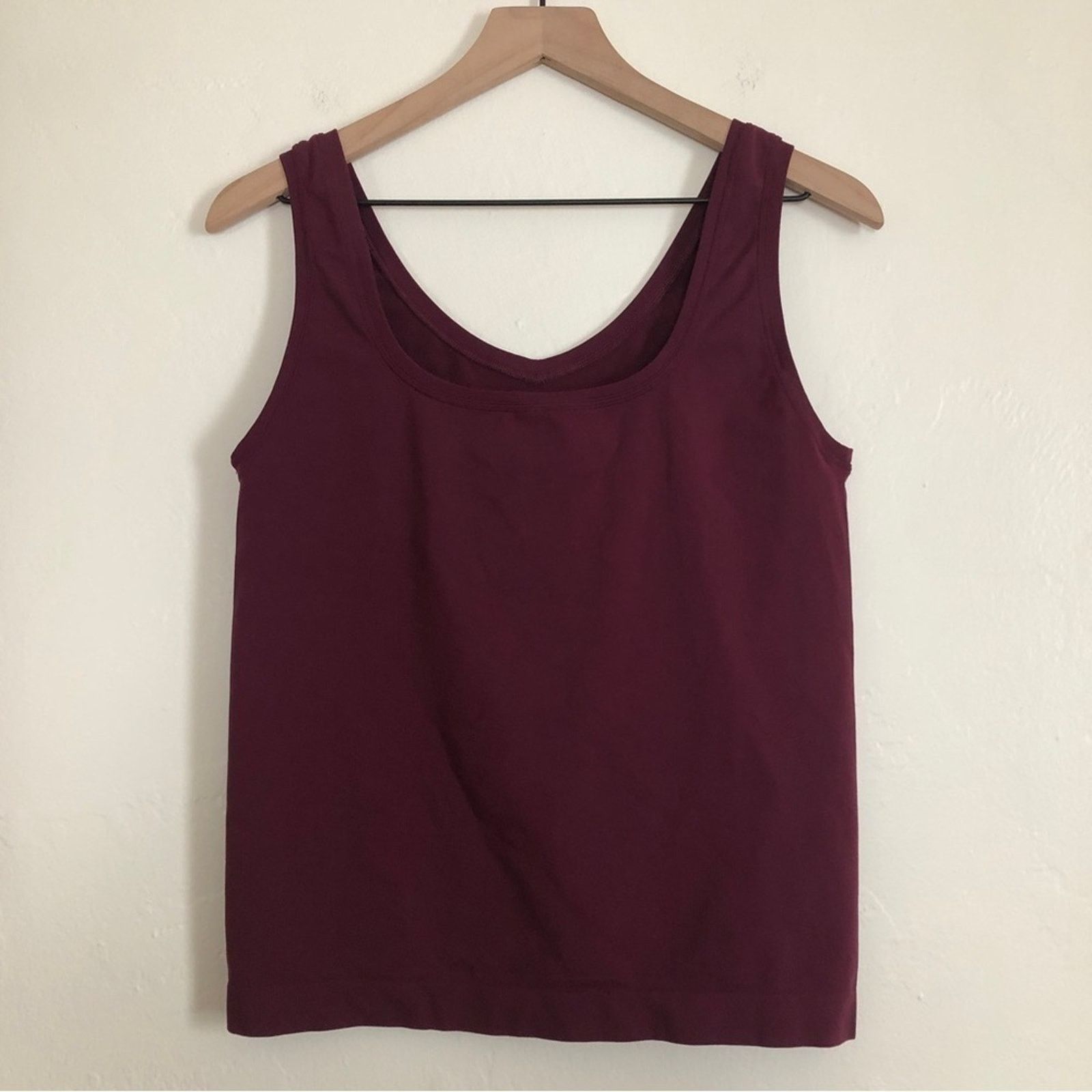 Other Activewear Athletic Sports Maroon Red VNeck Stretch Tank Top Size M / US 6-8 / IT 42-44 - 5 Thumbnail