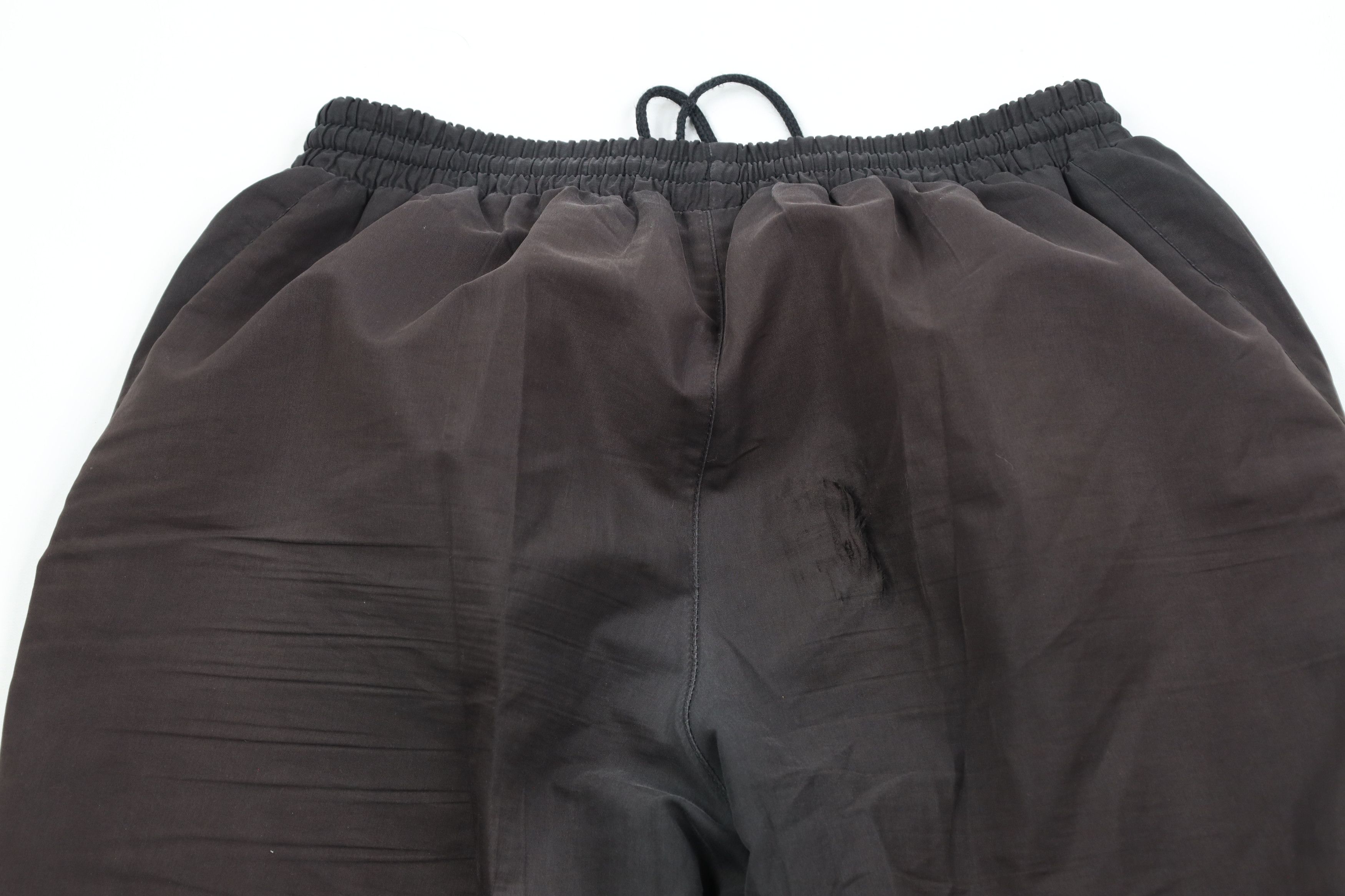 Umbro × Vintage Vintage 90s Umbro Spell Out Lined Soccer Pants Black Size US 34 / EU 50 - 10 Thumbnail