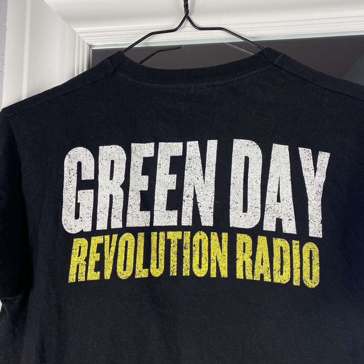 Band Tees GREEN DAY Y2K REVOLUTION RADIO CAT PRINT T SHIRT Size US S / EU 44-46 / 1 - 4 Thumbnail
