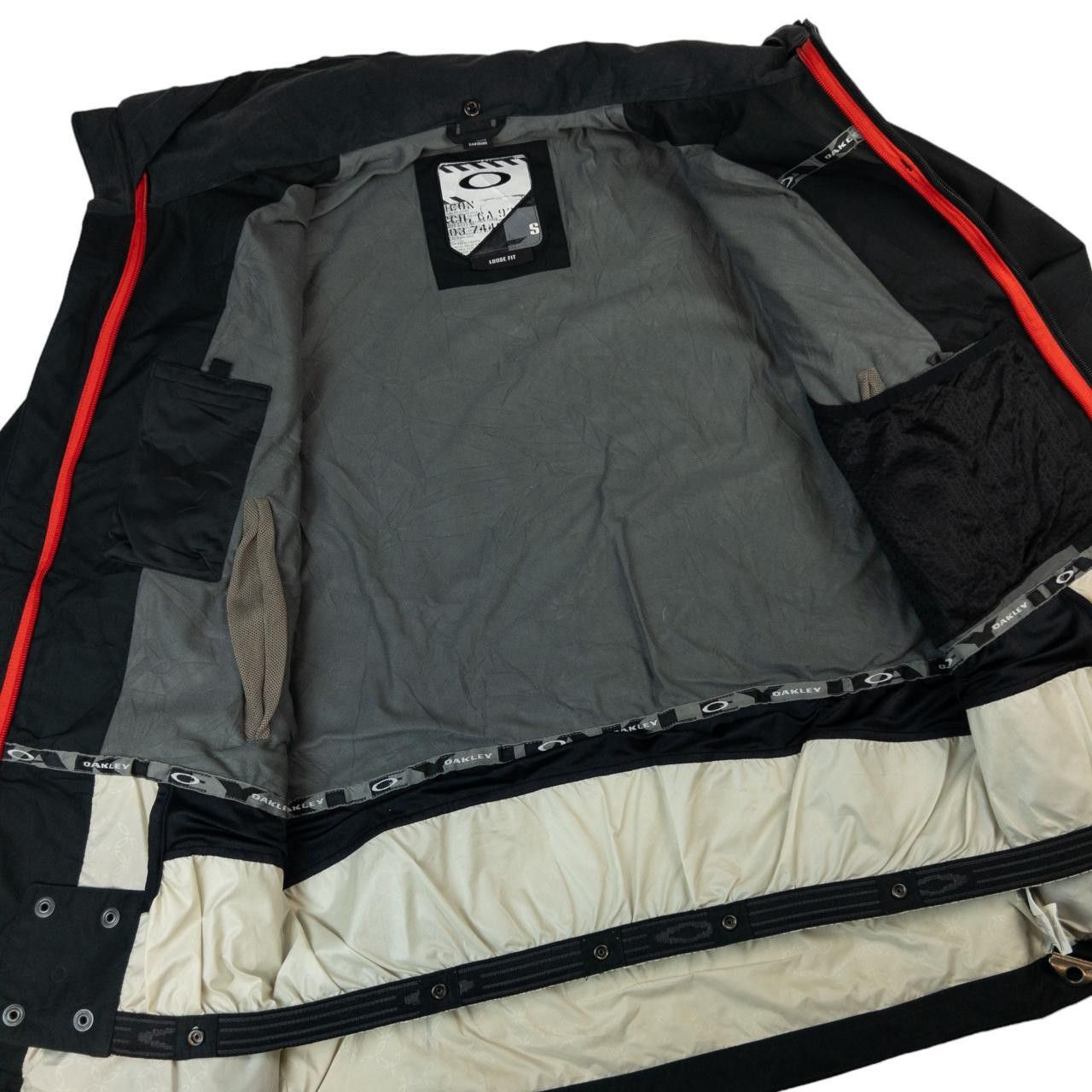 Oakley Vintage Oakley Snowboarding Jacket Size XL Size US XL / EU 56 / 4 - 7 Thumbnail
