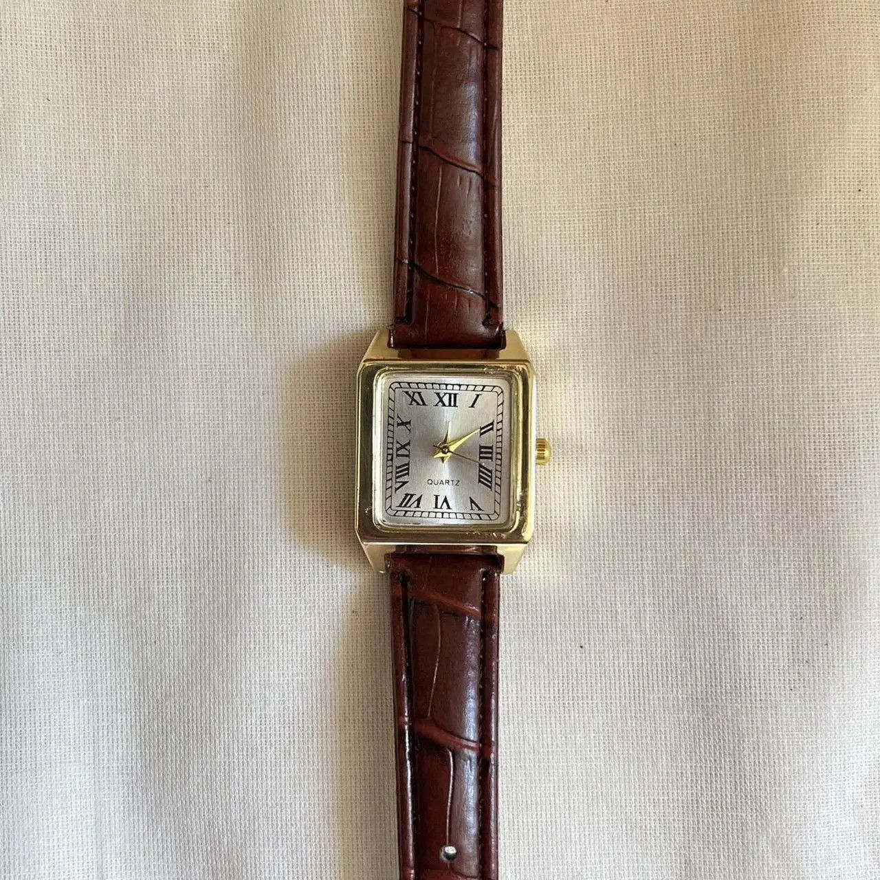 Jewelry 2000s vintage style cute square brown leather luxury watch Size ONE SIZE - 6 Thumbnail