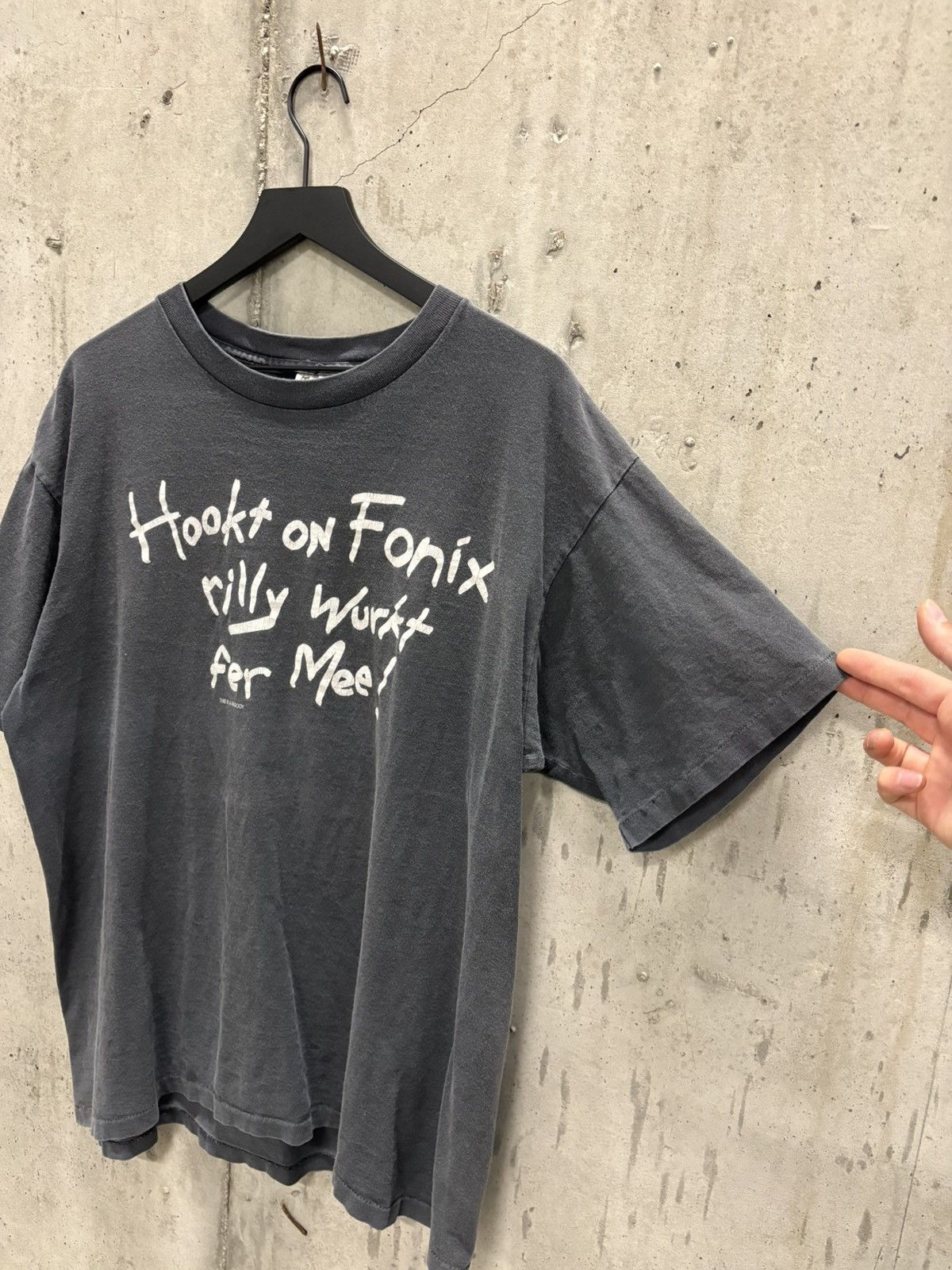 Vintage Vintage Hookt on Fonix Shirt Faded Distressed Grunge Band Size US XXL / EU 58 / 5 - 2 Thumbnail